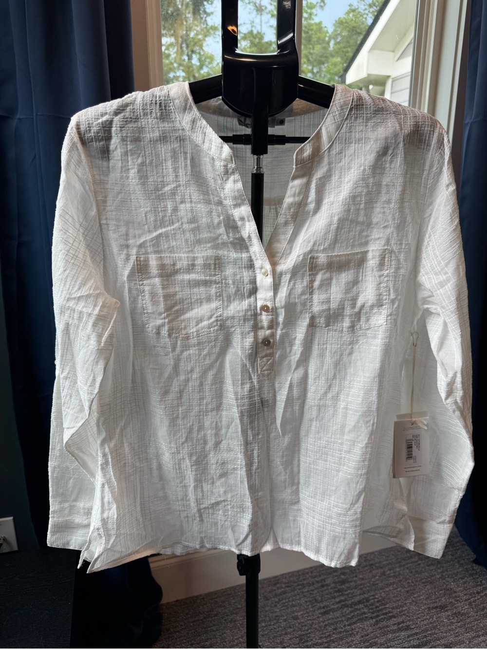 Carve Designs NWT Dylan Textured Pullover Shirt Size Large Cloud Roll Tab Sleeve